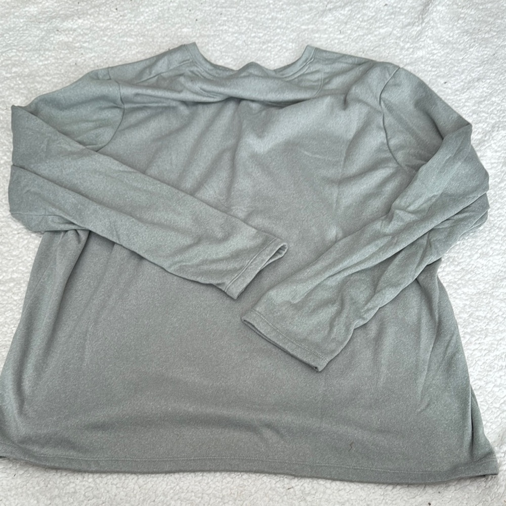 Boston Traders Gray Long Sleeve Tee Soft Fabric Relaxed Fit - Picture 3 of 3